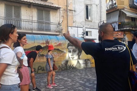 Historical and street art tours of Naples