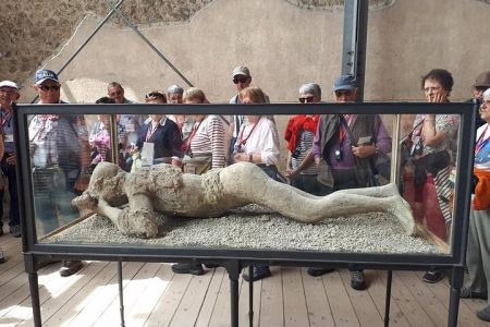 Guided Tour of Pompeii Ruins with Transfer Service (ita/ spa/ engl/ french)