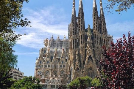 Montserrat, Sagrada Familia & Barcelona Private Tour – From Salou/Tarragona