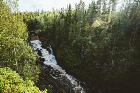 Auttiköngäs Waterfalls Hike Tour & Barbeque – Small Group