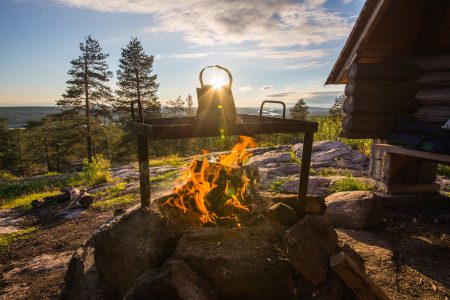 MIDNIGHT SUN ARCTIC PICNIC