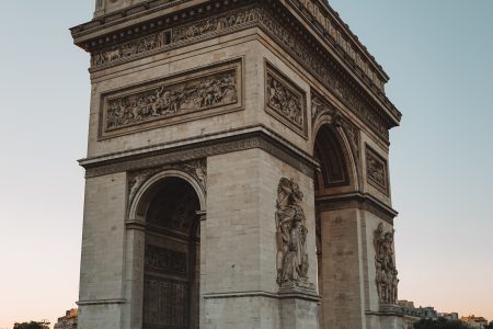 Champes Élysée walking tour with Arc de Triumph Entry