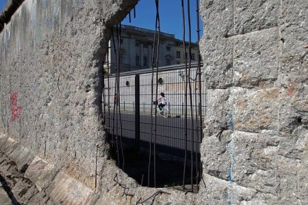 Self-Guided Audio Tour-The Fall of the wall: A light for humanity