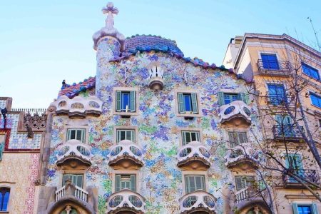 Private Tour to Barcelona – Small group and hotel pick up from Madrid