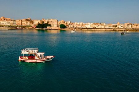 3 Hours Private Boat Tour of the Island of Ortigia with Aperitif