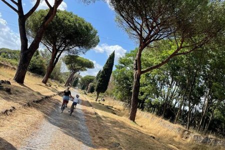 Appia Antica and Catacombs by ebike: guided tour with Private Transfer from Circus Maximus