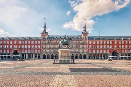 Madrid: Historical Guided Walking Tour in small group