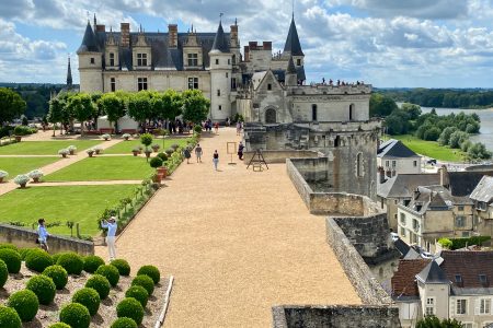 3-day Private Top 7 Loire Castles 2 Wine tasting Live Guided Trip.