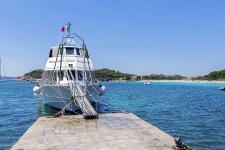 Mini cruise by motorboat in the La Maddalena Archipelago with a stop in the historic centre from Santa Teresa di Gallura