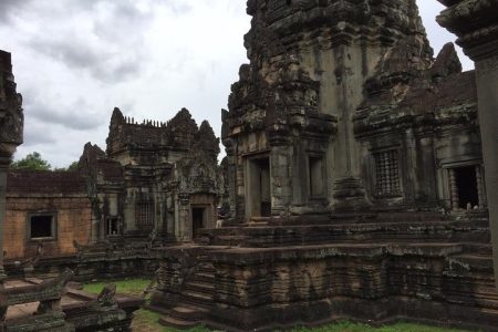 Private One Day Exploration at Thousands of Linga, Kbal Spean and Lady Temple