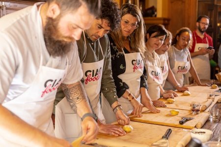 From Florence: Tuscan cooking class and San Lorenzo food market small group tour