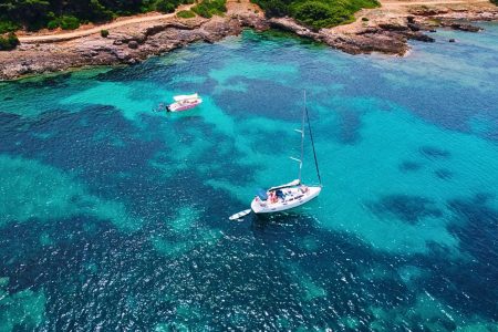 From Alghero: sailing tour in the Porto Conte Park