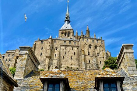 2-day Mont Saint-Michel, D-Day, 3 Loire Castles Small-group from Paris.