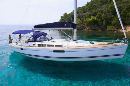 Full day excursion by sailboat to Corsica from Santa Teresa di Gallura