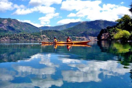 Kayaking in Machonico lakes on the Siete Lagos trail